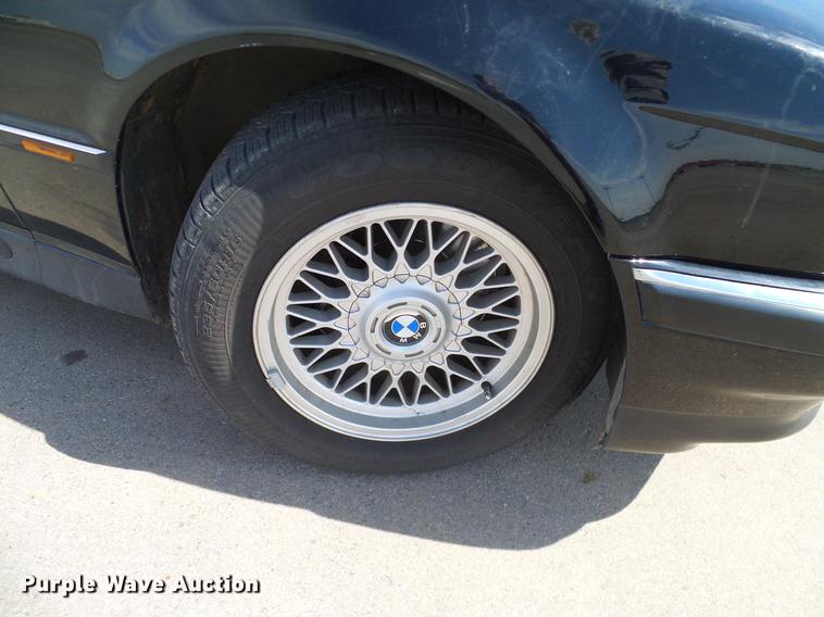 image for item DD1355 1995 BMW 740i