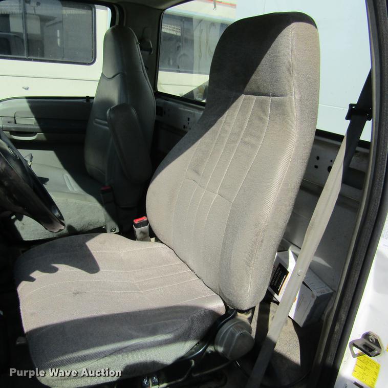 image for item DD2720 2004 Ford F650 Super Duty service truck