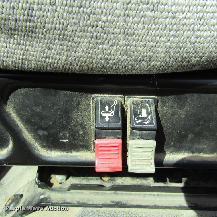 image for item DD2720 2004 Ford F650 Super Duty service truck