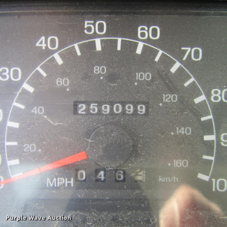 image for item DD2720 2004 Ford F650 Super Duty service truck