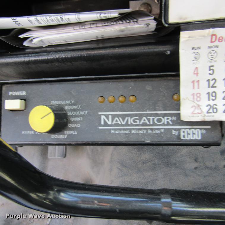 image for item DD2720 2004 Ford F650 Super Duty service truck