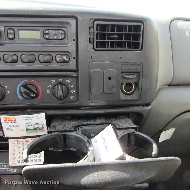 image for item DD2720 2004 Ford F650 Super Duty service truck