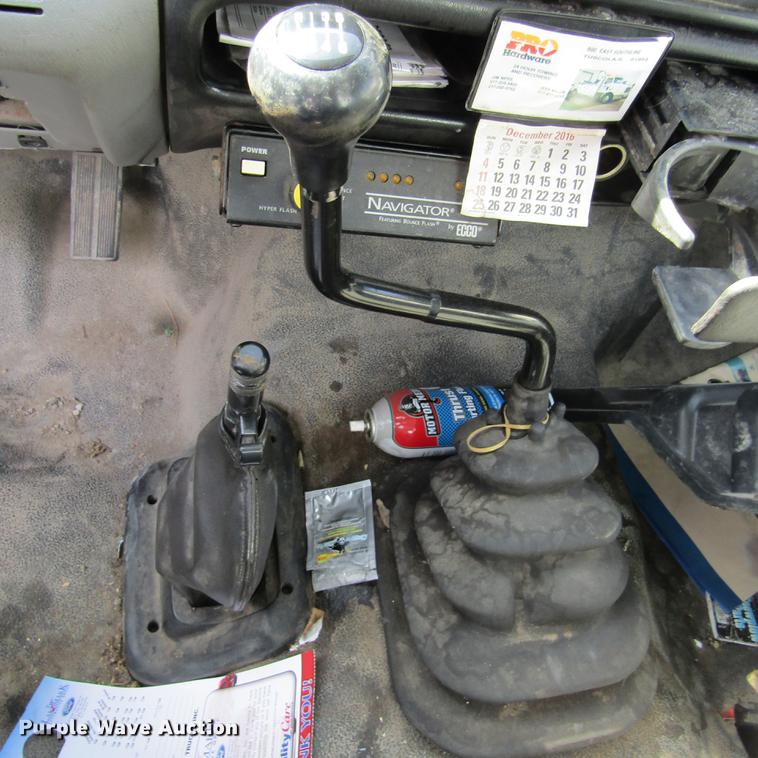 image for item DD2720 2004 Ford F650 Super Duty service truck