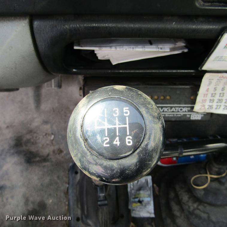 image for item DD2720 2004 Ford F650 Super Duty service truck