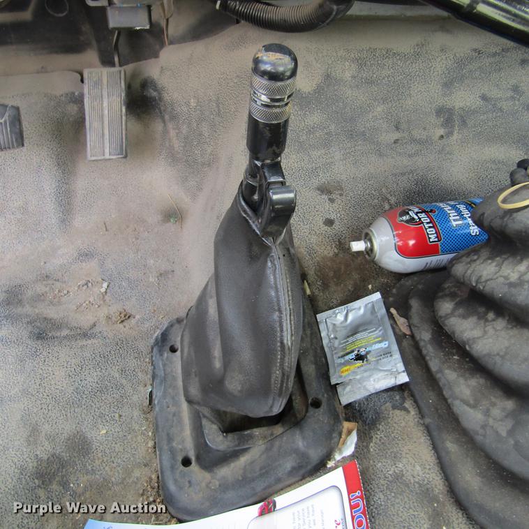 image for item DD2720 2004 Ford F650 Super Duty service truck