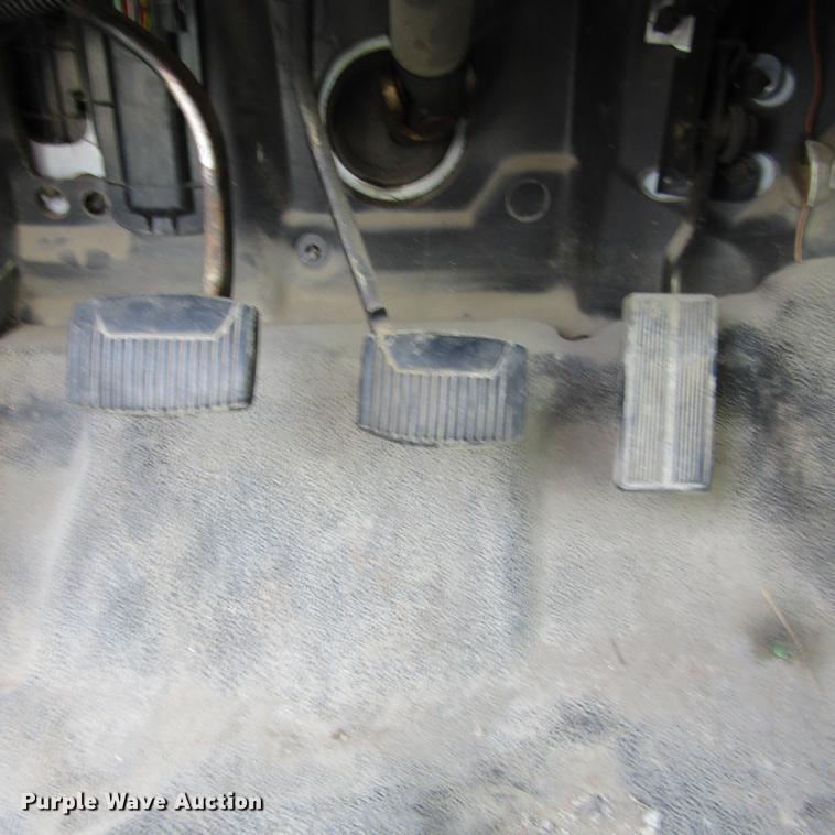 image for item DD2720 2004 Ford F650 Super Duty service truck