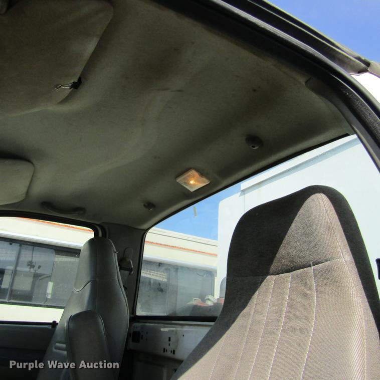 image for item DD2720 2004 Ford F650 Super Duty service truck