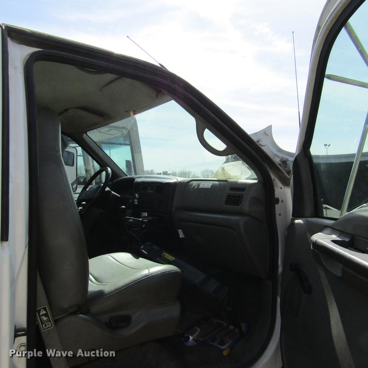 image for item DD2720 2004 Ford F650 Super Duty service truck