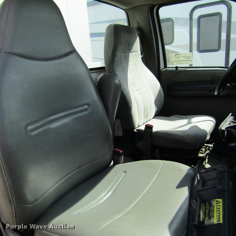 image for item DD2720 2004 Ford F650 Super Duty service truck