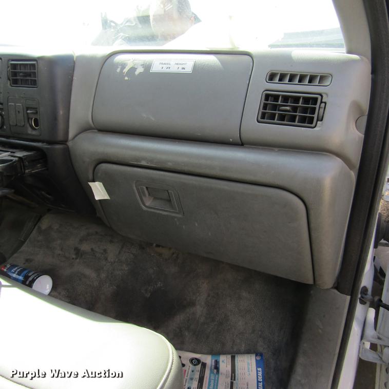 image for item DD2720 2004 Ford F650 Super Duty service truck