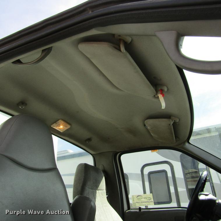 image for item DD2720 2004 Ford F650 Super Duty service truck