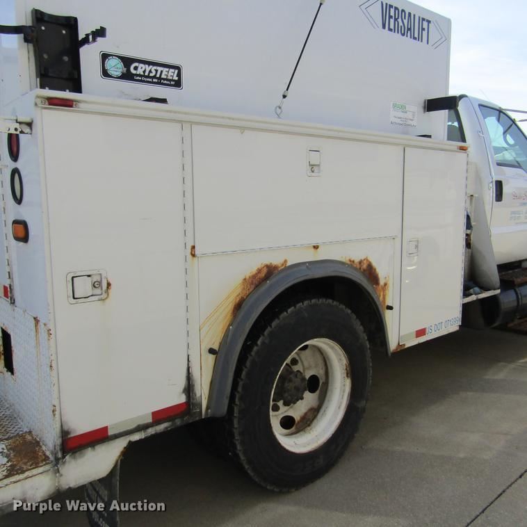 image for item DD2720 2004 Ford F650 Super Duty service truck