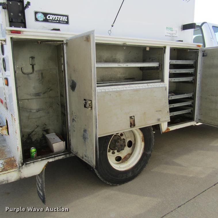 image for item DD2720 2004 Ford F650 Super Duty service truck
