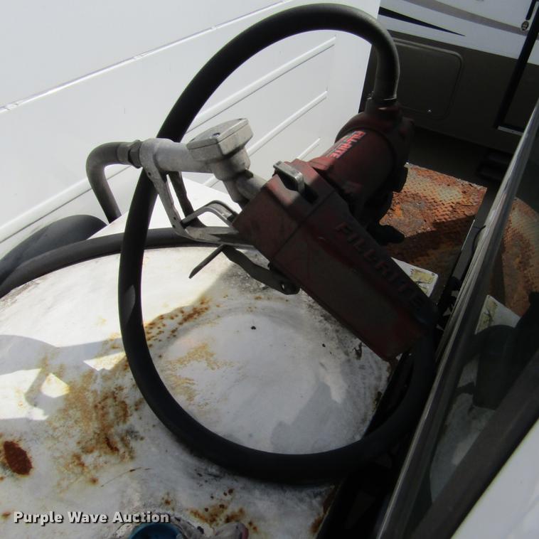 image for item DD2720 2004 Ford F650 Super Duty service truck