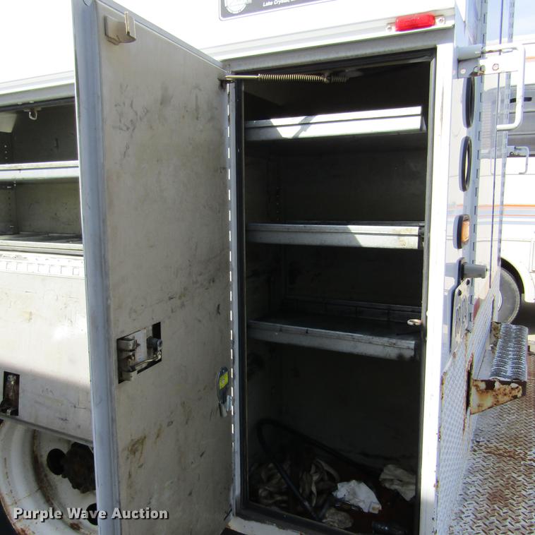 image for item DD2720 2004 Ford F650 Super Duty service truck