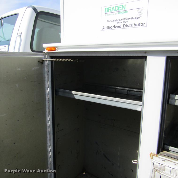 image for item DD2720 2004 Ford F650 Super Duty service truck