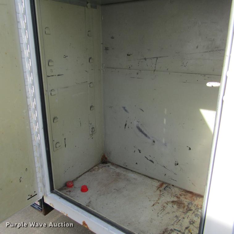 image for item DD2720 2004 Ford F650 Super Duty service truck