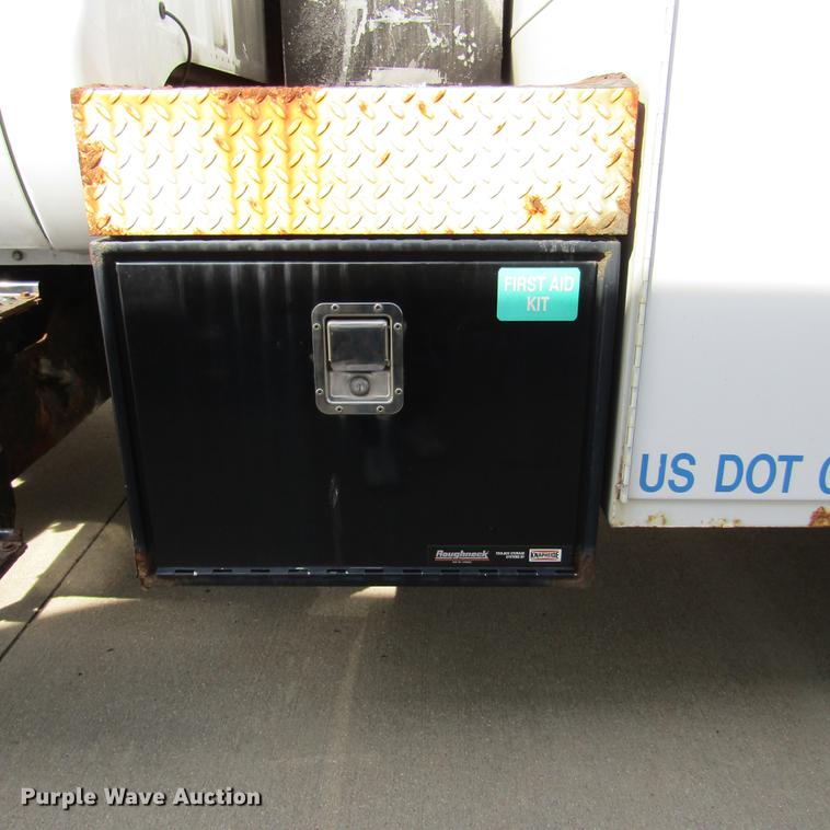 image for item DD2720 2004 Ford F650 Super Duty service truck