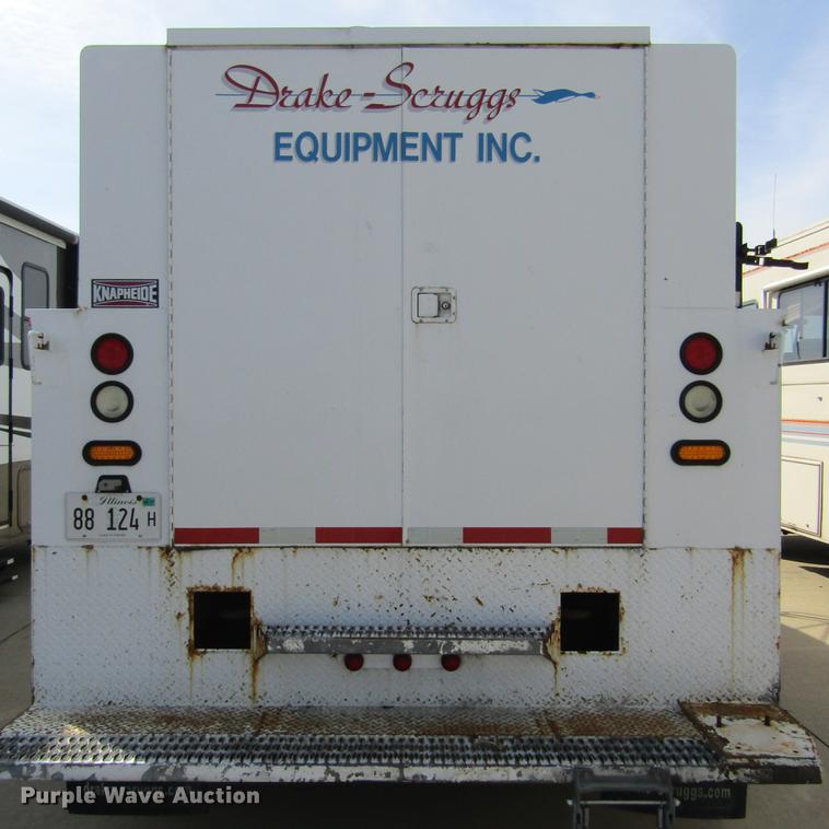 image for item DD2720 2004 Ford F650 Super Duty service truck