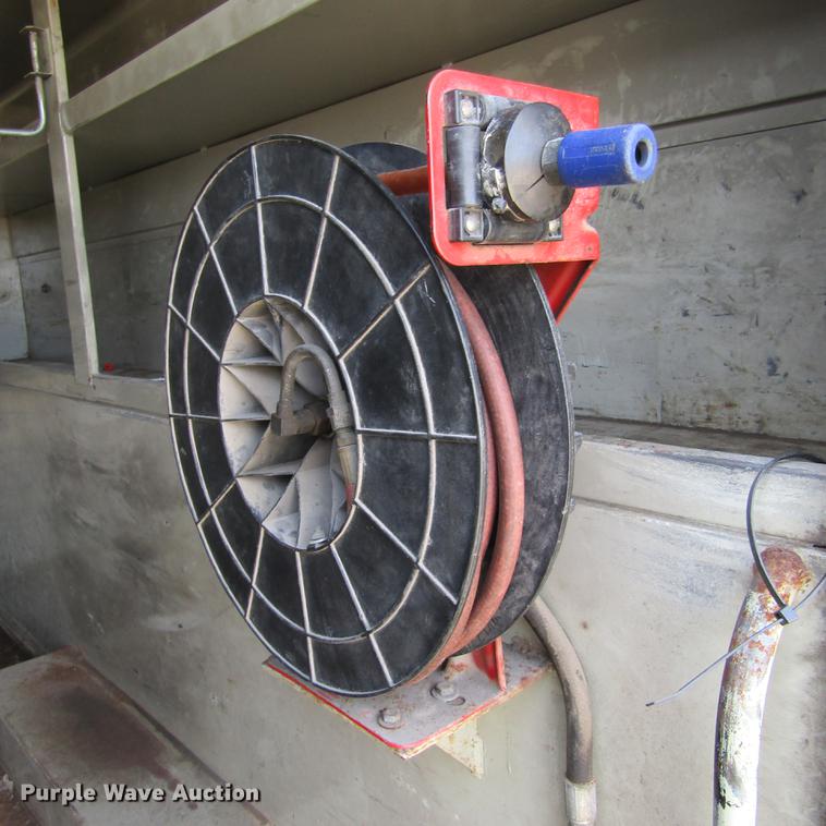 image for item DD2720 2004 Ford F650 Super Duty service truck