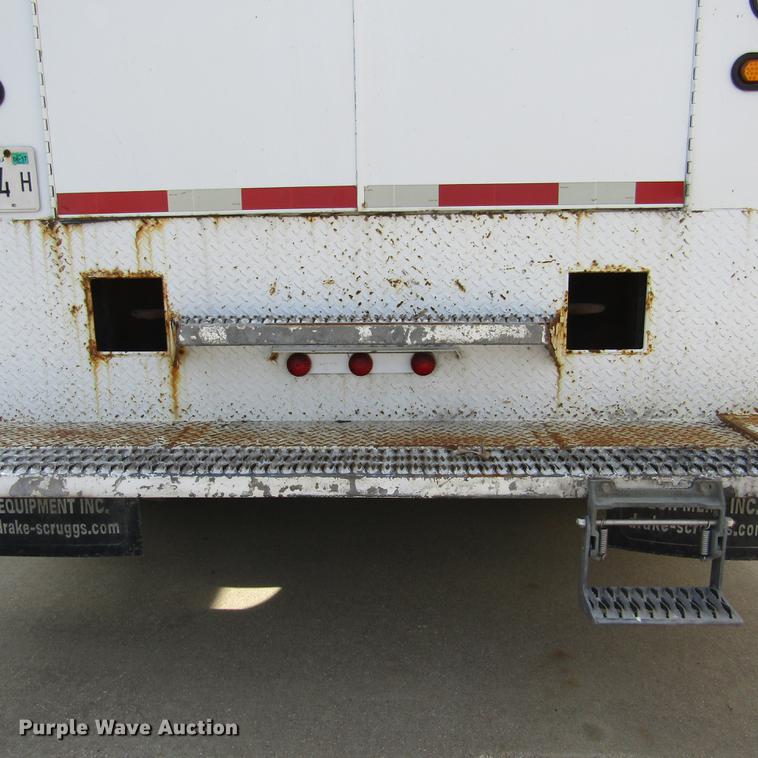 image for item DD2720 2004 Ford F650 Super Duty service truck