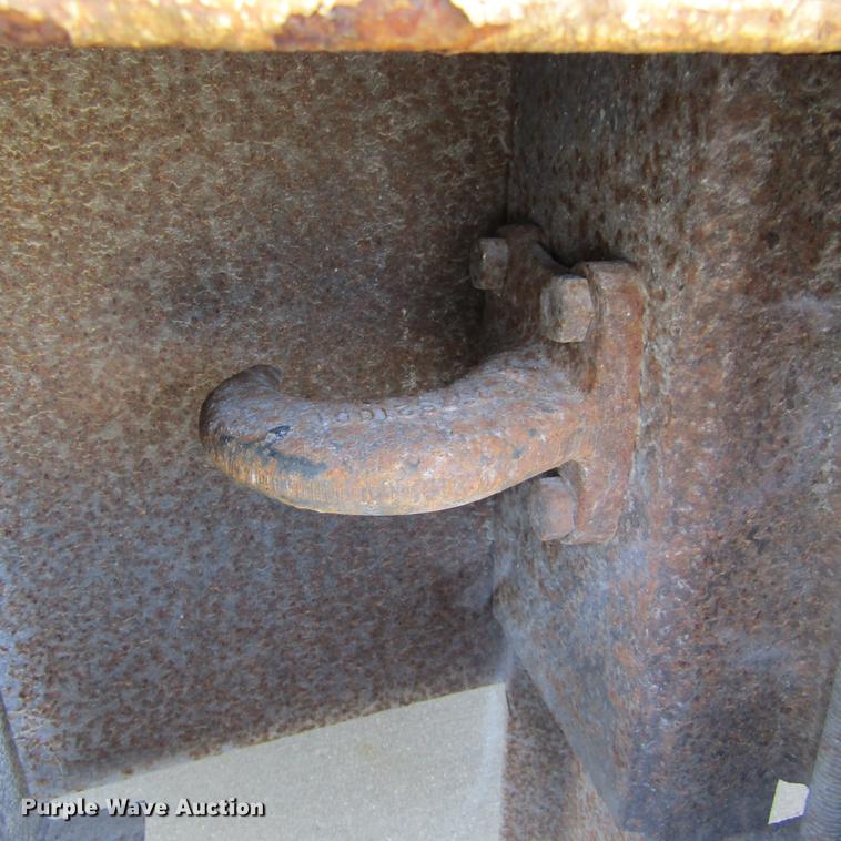 image for item DD2720 2004 Ford F650 Super Duty service truck