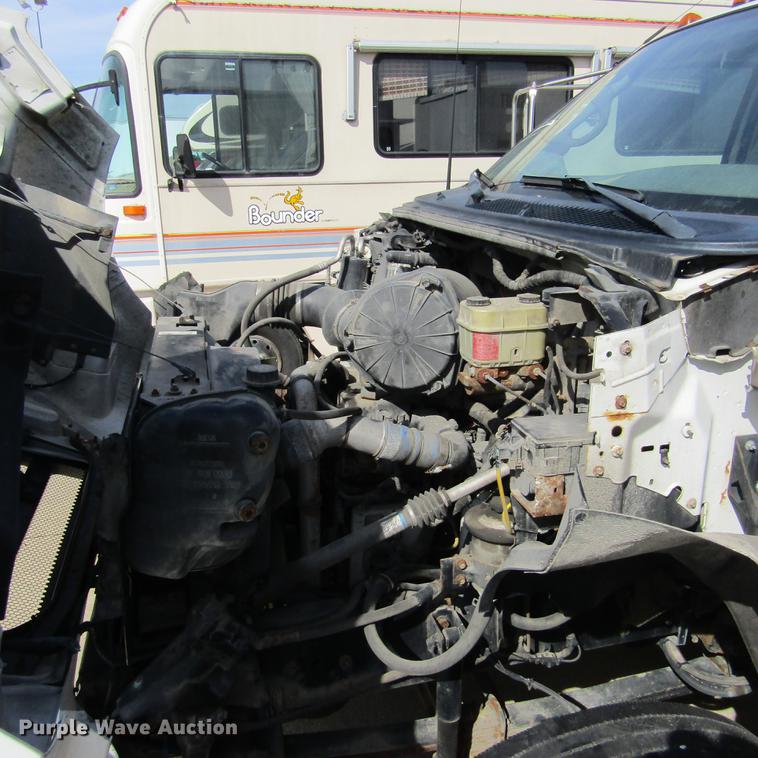 image for item DD2720 2004 Ford F650 Super Duty service truck