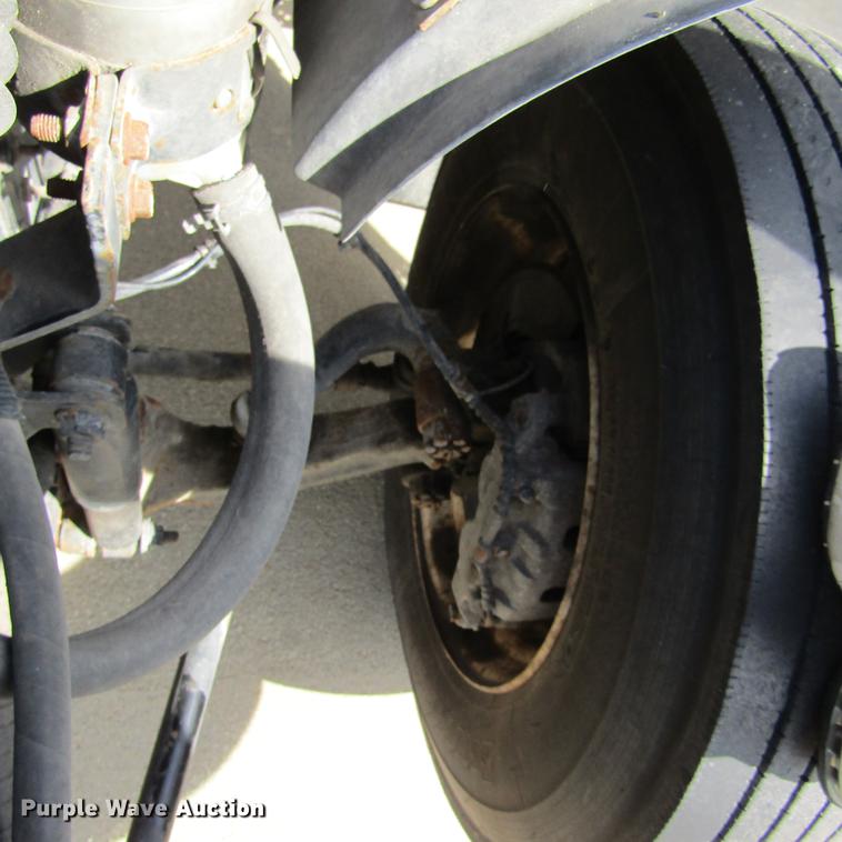 image for item DD2720 2004 Ford F650 Super Duty service truck