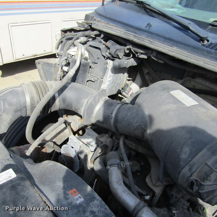 image for item DD2720 2004 Ford F650 Super Duty service truck