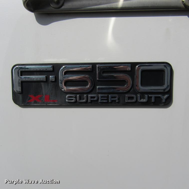 image for item DD2720 2004 Ford F650 Super Duty service truck