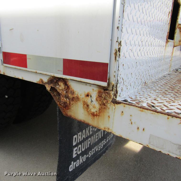 image for item DD2720 2004 Ford F650 Super Duty service truck