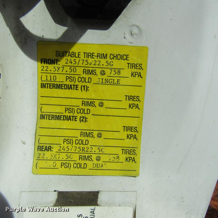 image for item DD2720 2004 Ford F650 Super Duty service truck