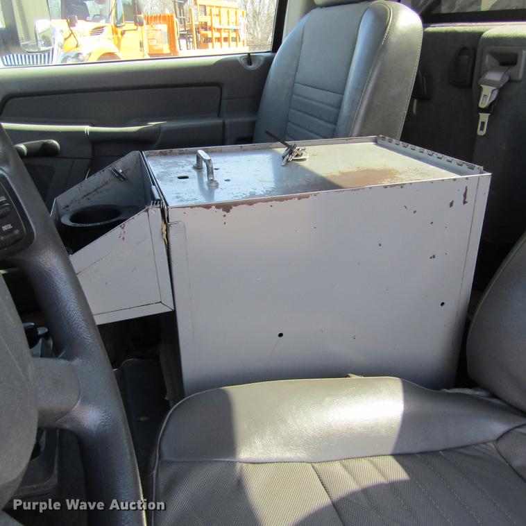 image for item DD2722 2008 Sterling Bullet service truck