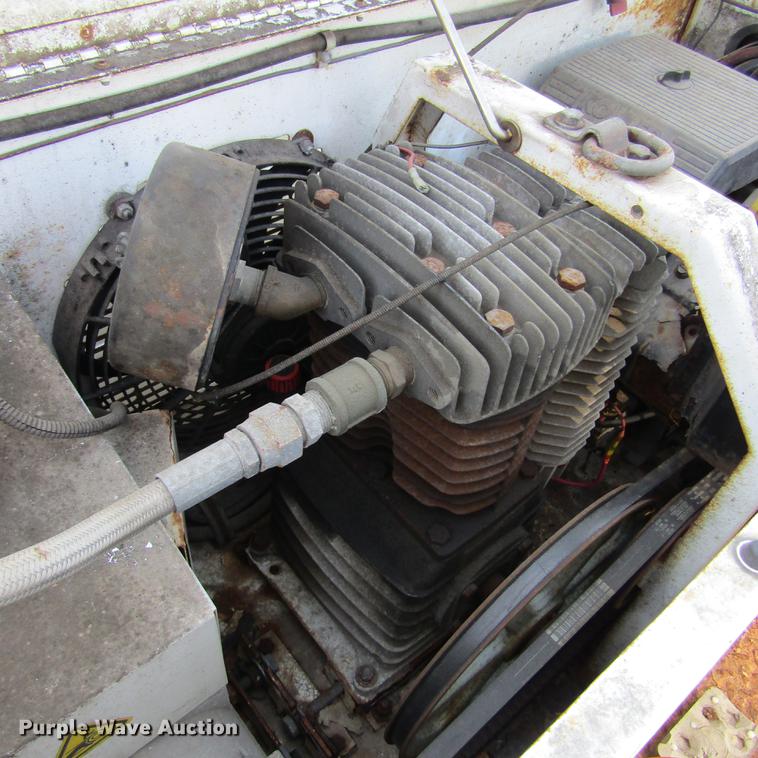 image for item DD2722 2008 Sterling Bullet service truck