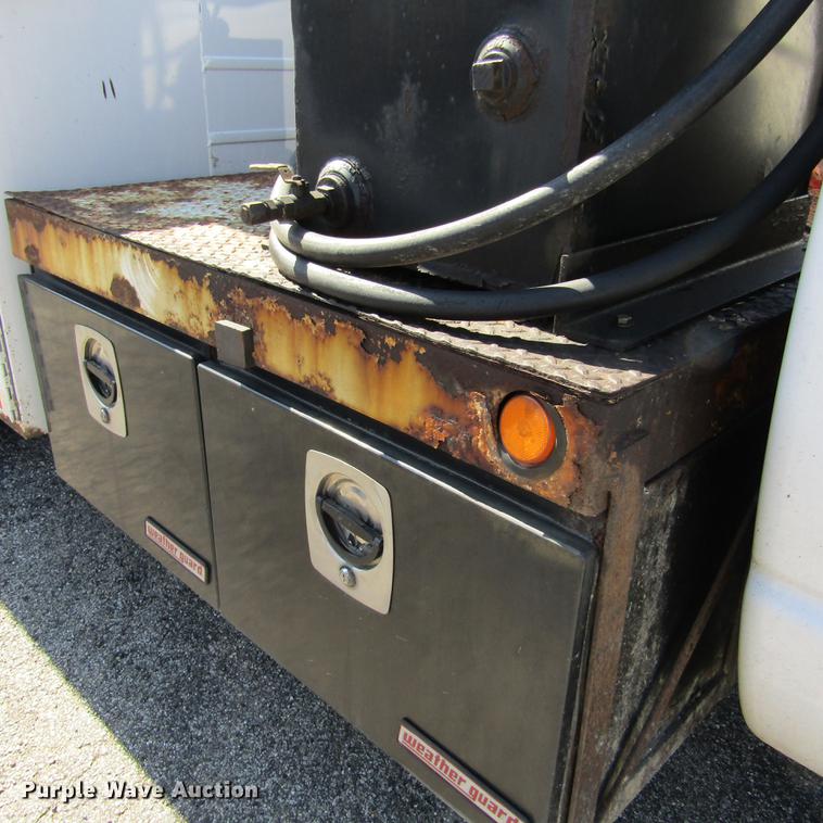 image for item DD2722 2008 Sterling Bullet service truck