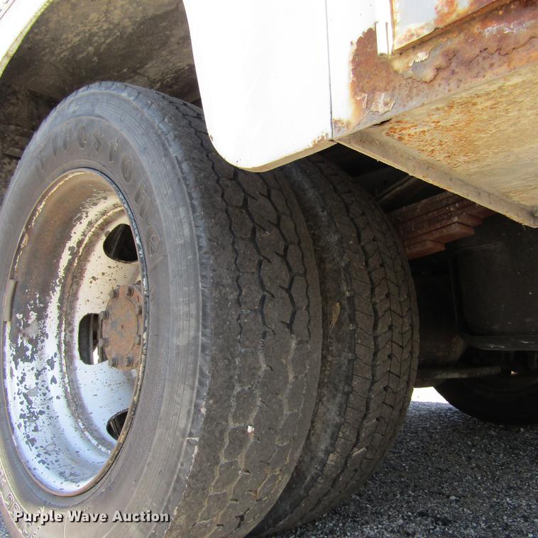 image for item DD2722 2008 Sterling Bullet service truck