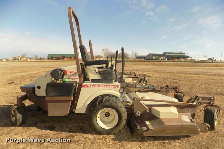 image for item DD2807 2016 Grasshopper 725DT6 ZTR lawn mower