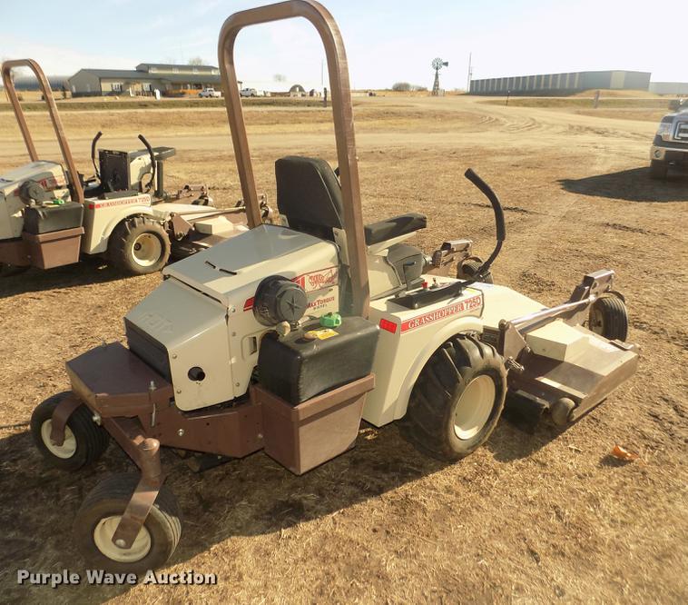 image for item DD2807 2016 Grasshopper 725DT6 ZTR lawn mower