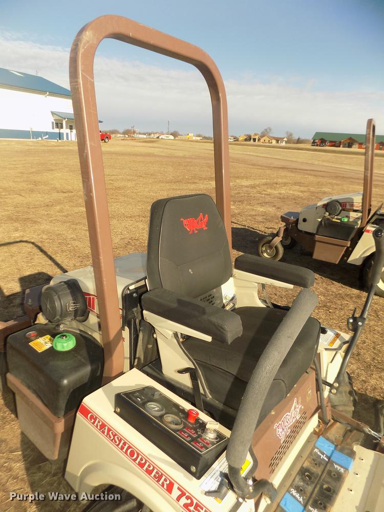 image for item DD2807 2016 Grasshopper 725DT6 ZTR lawn mower