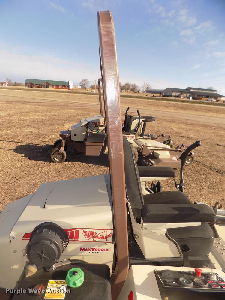 image for item DD2807 2016 Grasshopper 725DT6 ZTR lawn mower