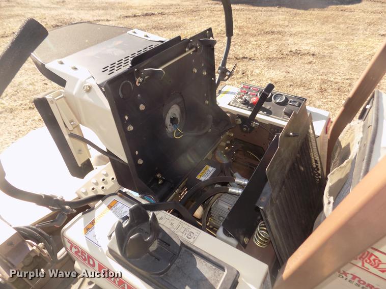 image for item DD2807 2016 Grasshopper 725DT6 ZTR lawn mower