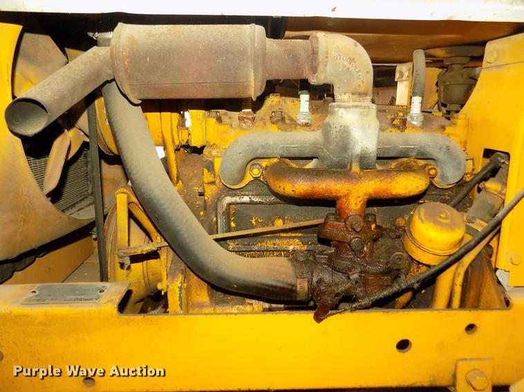 image for item DD2839 International 154 Cub Lo-Boy tractor