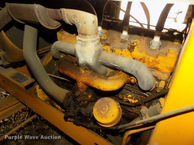 image for item DD2839 International 154 Cub Lo-Boy tractor