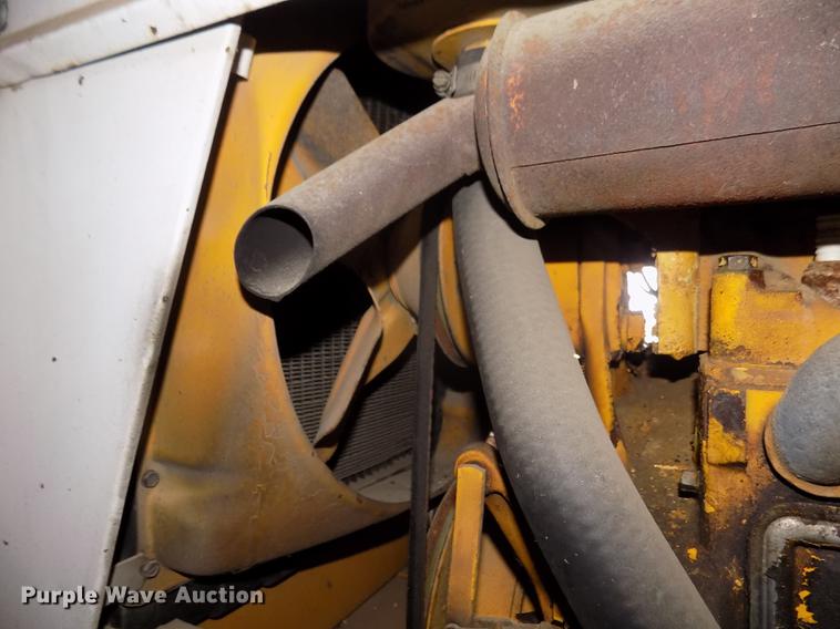 image for item DD2839 International 154 Cub Lo-Boy tractor