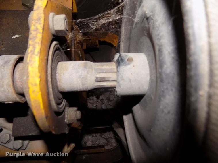 image for item DD2839 International 154 Cub Lo-Boy tractor