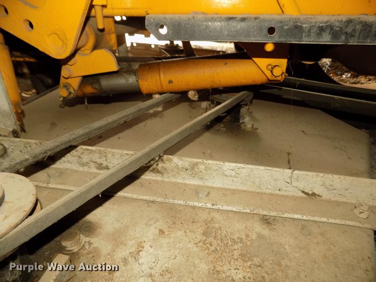 image for item DD2839 International 154 Cub Lo-Boy tractor