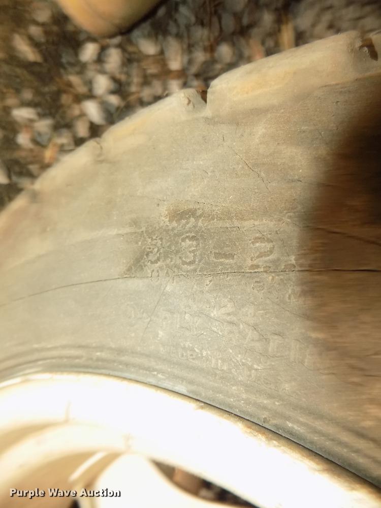 image for item DD2839 International 154 Cub Lo-Boy tractor