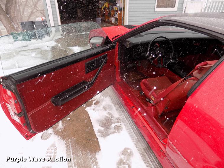 image for item DD2867 1986 Chevrolet Camaro IROC-Z