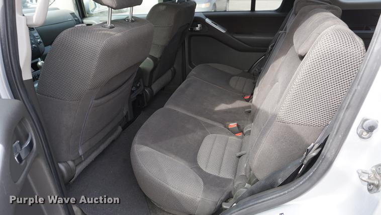 image for item DE3142 2011 Nissan Pathfinder SUV