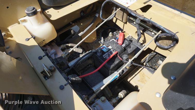 image for item DE3202 Land Pride ZT60 lawn mower